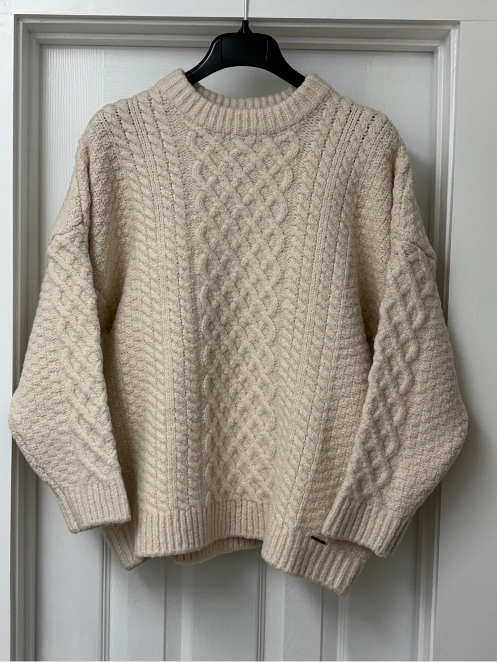 Elie Tahari Cream Cable-Knit Crewneck Sweater